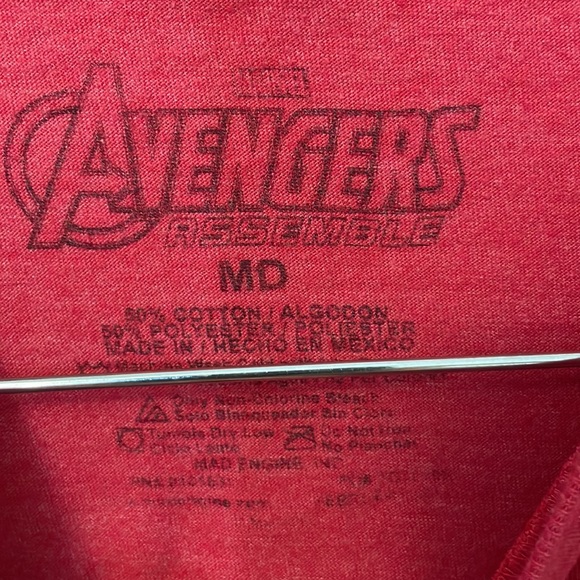 Avenger assemble Medium red-pink t shirt - Picture 3 of 5